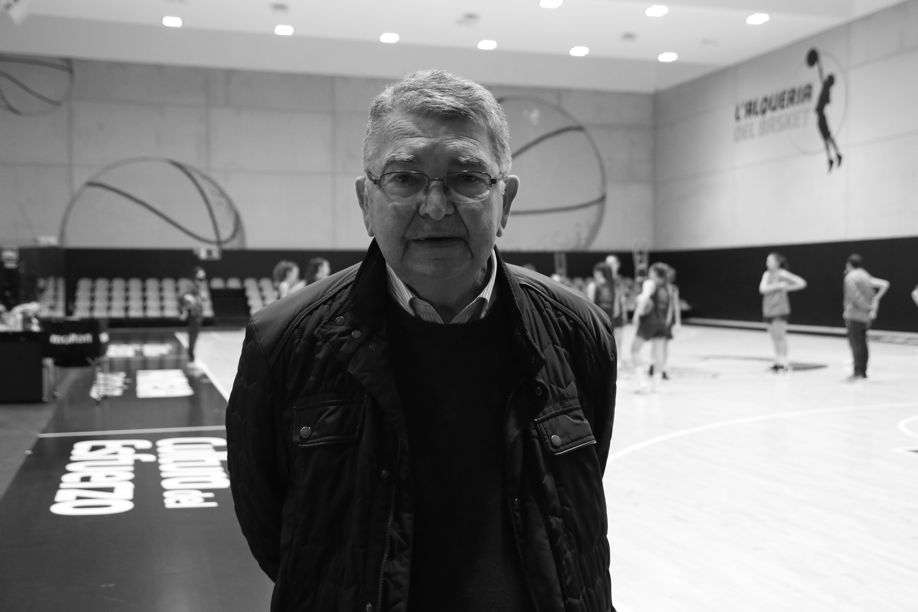 Preminuo legendarni košarkaški trener Miki Vuković